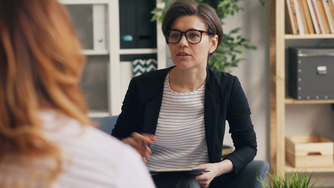 12 Marketing Ideas for Therapists that Work in Practice — featured image